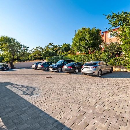 F&R Apartments Rovinj Buitenkant foto